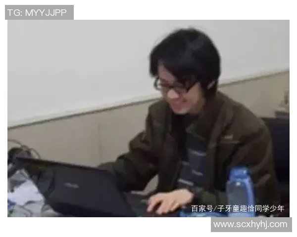 从贫困少年到足球巨星的逆袭之路，梦想成真背后的奋斗与坚持